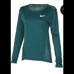 Nike DRI-FIT Running (Workout Shirt 🏋🏼♀️)